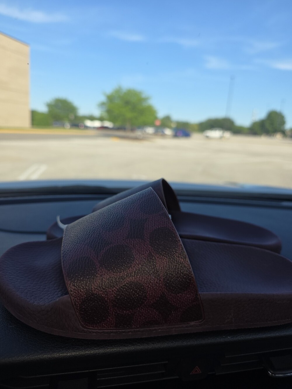 NWT- NIB Coach Udele Women Maroon Slide Sandal with Signature Pattern (No Box) - Picture 7 of 7